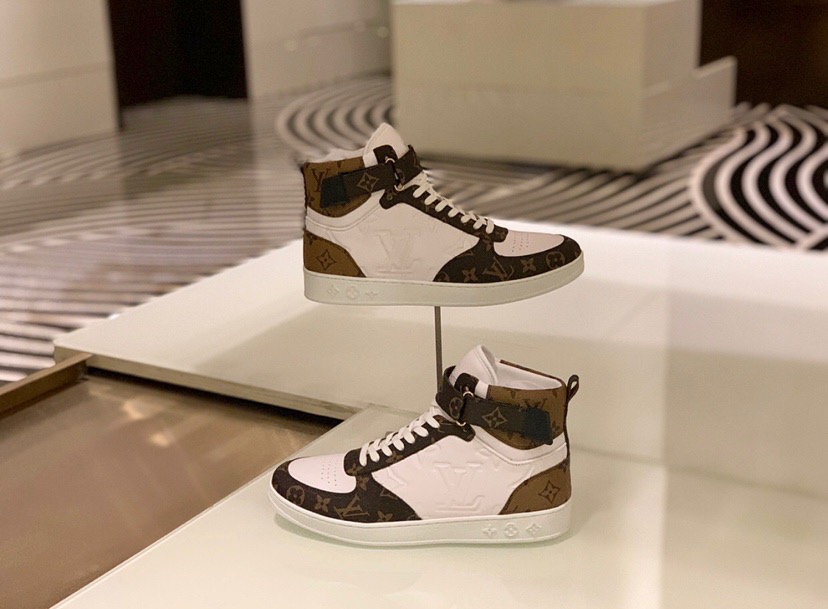 [LOUIS VUITTON] 19FW 루이비통 리볼리 하이탑 모노그램 스니커즈 여성용