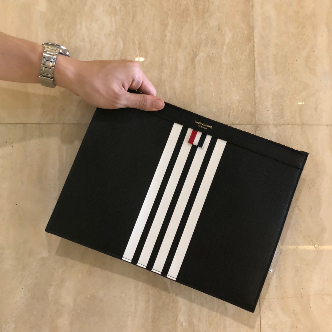 [Thom Browne] 톰브라운 19FW 사선 완장 클러치 블랙 미듐