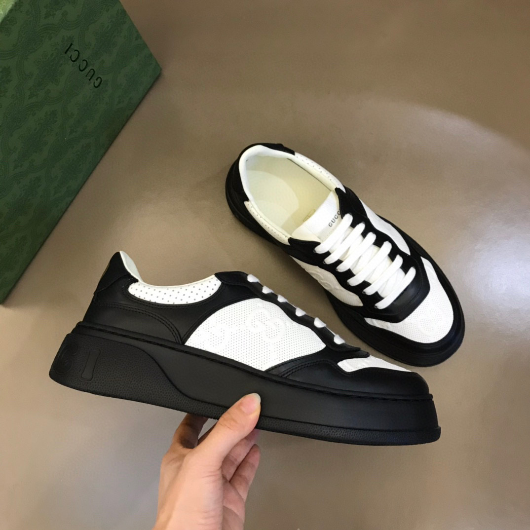 [GUCCI] 구찌 GG 엠보스 스니커즈 남녀공용