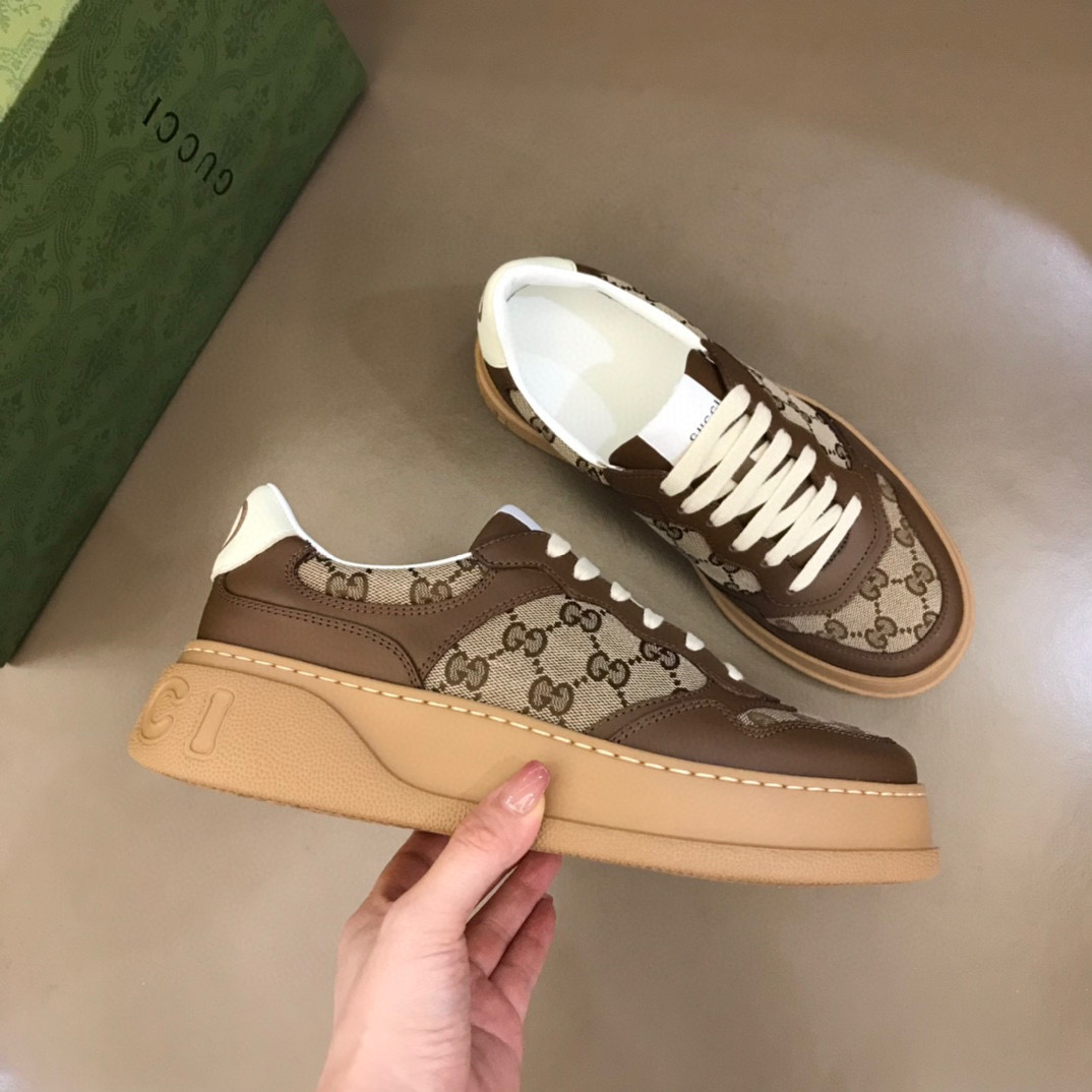 [GUCCI] 구찌 GG 엠보스 스니커즈 남녀공용