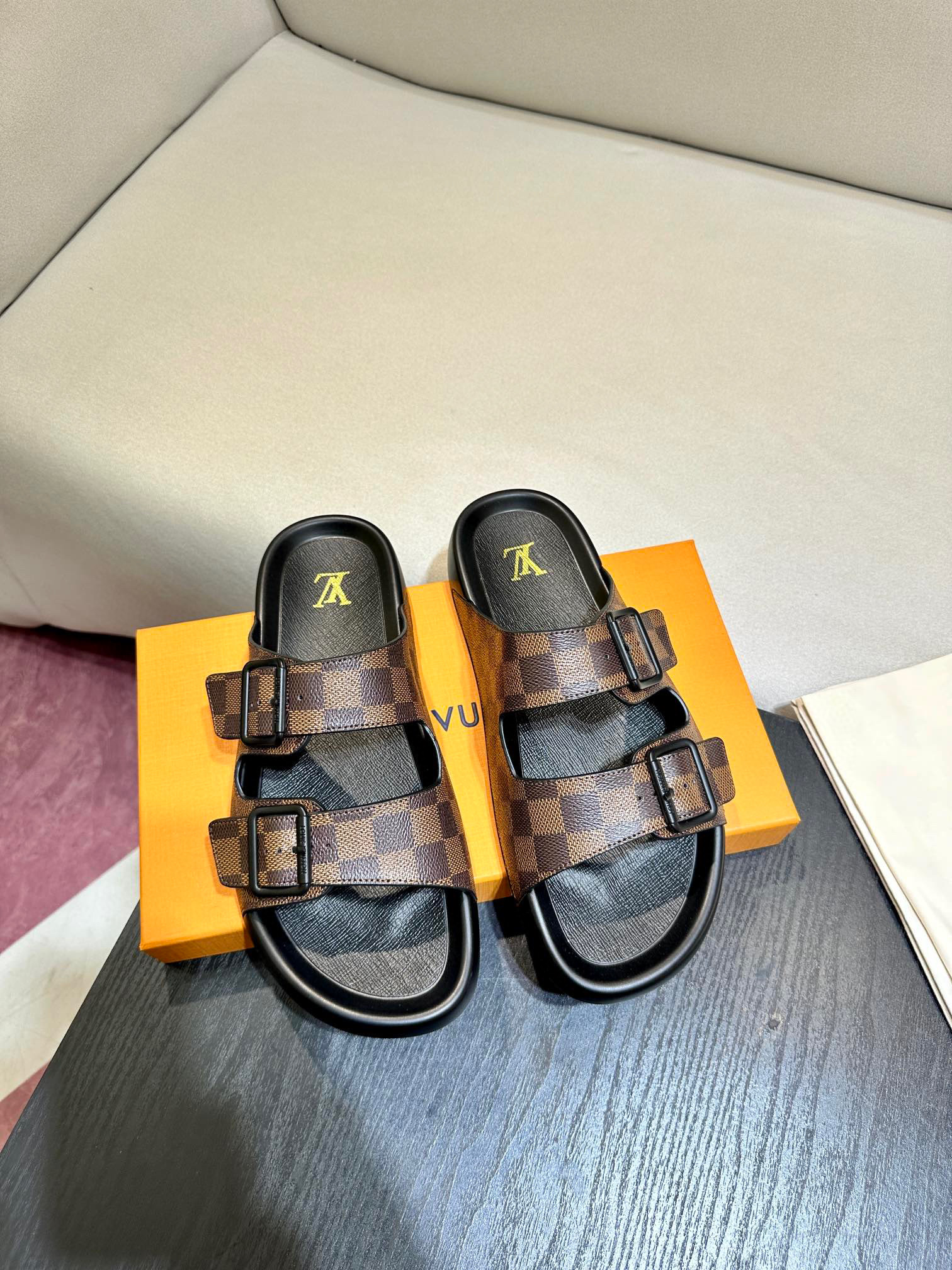 [LOUIS VUITTON] 루이비통 슬리퍼 남성용