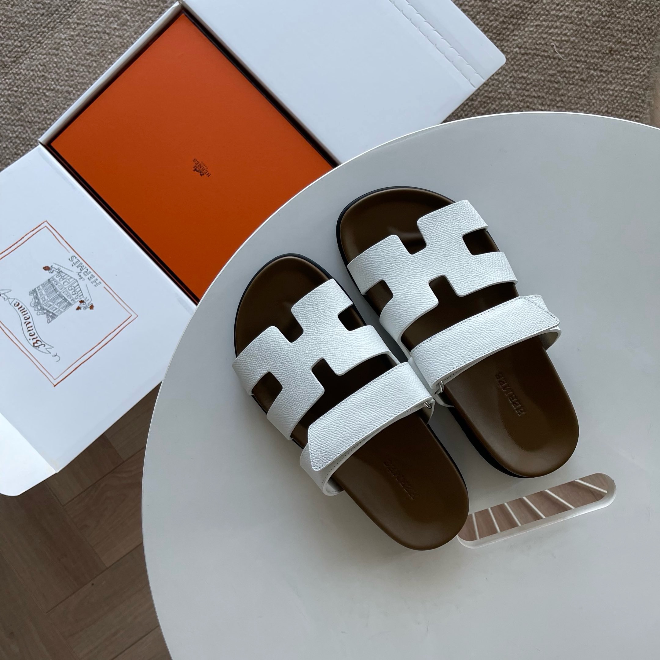 [HERMES] 에르메스 시프레 그리스 안타티카 앱송 샌들 남녀공용