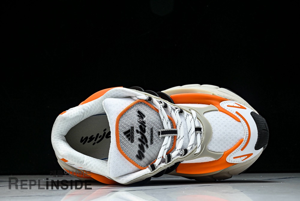 아디스타 젤리피시 JP9261 올리브 코어 블랙 오렌지 디테일 실사 4 #레플스니커즈샵 #아디다스신발레플 #운동화레플리카