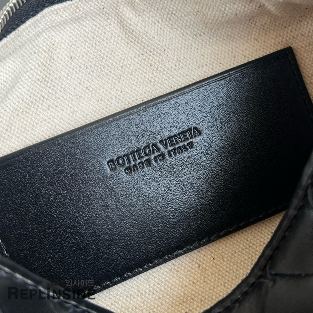 레플리카 명품 [BOTTEGA VENETA] 보테가 베네타 트래블러 크로스백 844018 - 택 실사