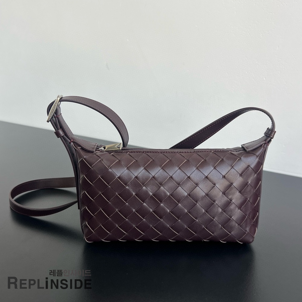 레플리카 명품 [BOTTEGA VENETA] 보테가 베네타 트래블러 크로스백 844018 - 앞면 실사