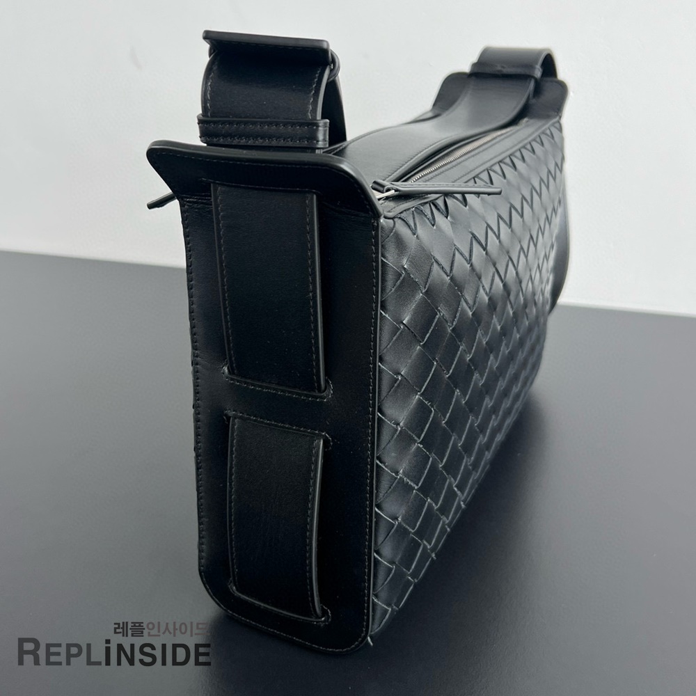 레플리카 명품 [BOTTEGA VENETA] 보테가베네타 트리베카 숄더백 836016 - 뒷면 실사