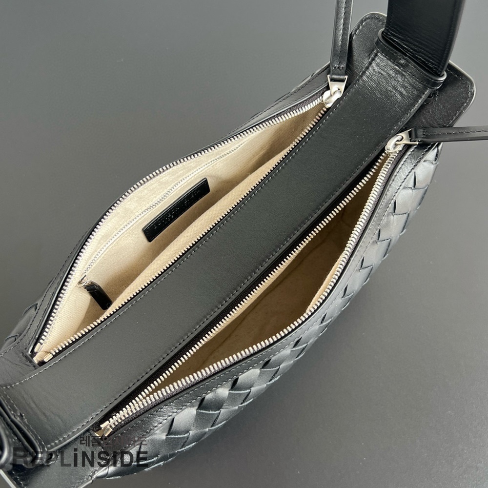 레플리카 명품 [BOTTEGA VENETA] 보테가베네타 트리베카 숄더백 836016 - 밑창 실사