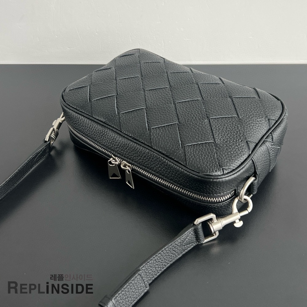 레플리카 명품 [BOTTEGA VENETA] 보테가베네타 크로스백 755923 - 로고 실사