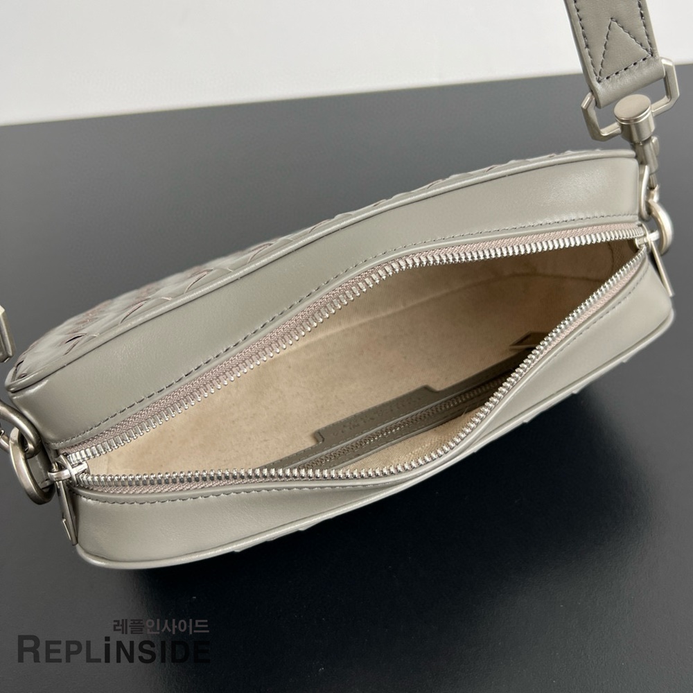 레플리카 명품 [BOTTEGA VENETA] 보테가베네타 크로스백 755923 - 인솔 실사