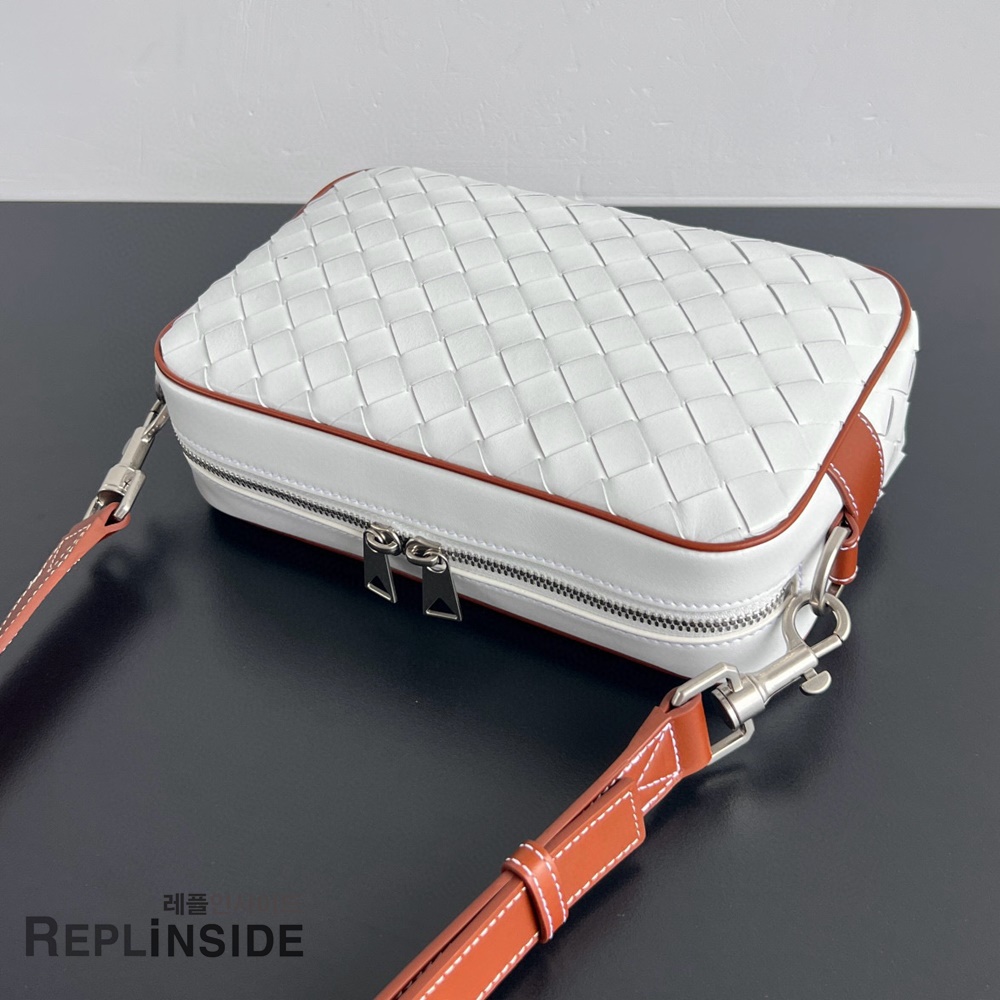 레플리카 명품 [BOTTEGA VENETA] 보테가베네타 크로스백 755923 - 로고 실사