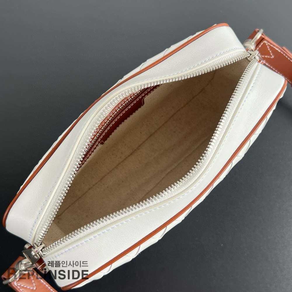 레플리카 명품 [BOTTEGA VENETA] 보테가베네타 크로스백 755923 - 인솔 실사