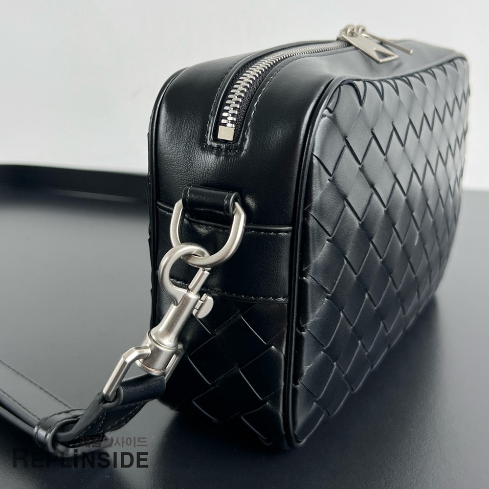 레플리카 명품 [BOTTEGA VENETA] 보테가베네타 크로스백 755923 - 옆면 실사