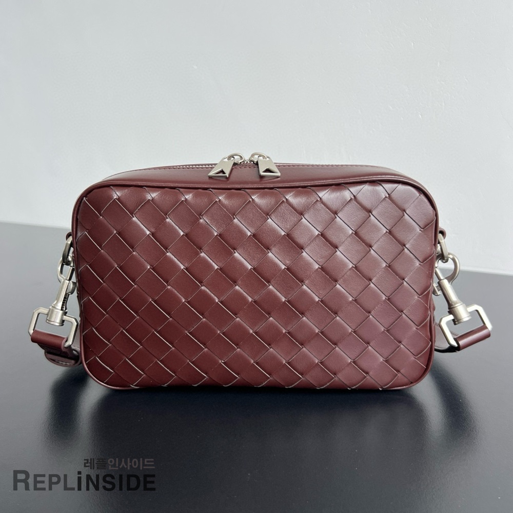 레플리카 명품 [BOTTEGA VENETA] 보테가베네타 크로스백 755923 - 앞면 실사