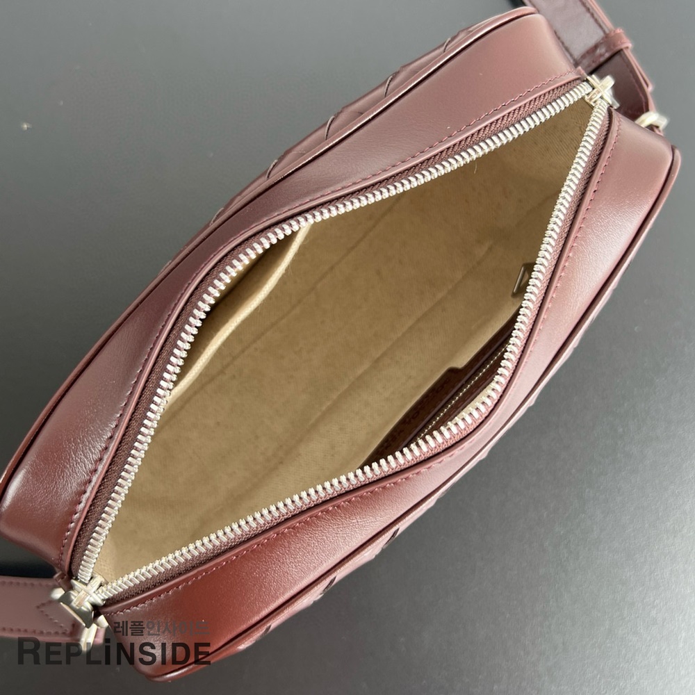 레플리카 명품 [BOTTEGA VENETA] 보테가베네타 크로스백 755923 - 인솔 실사