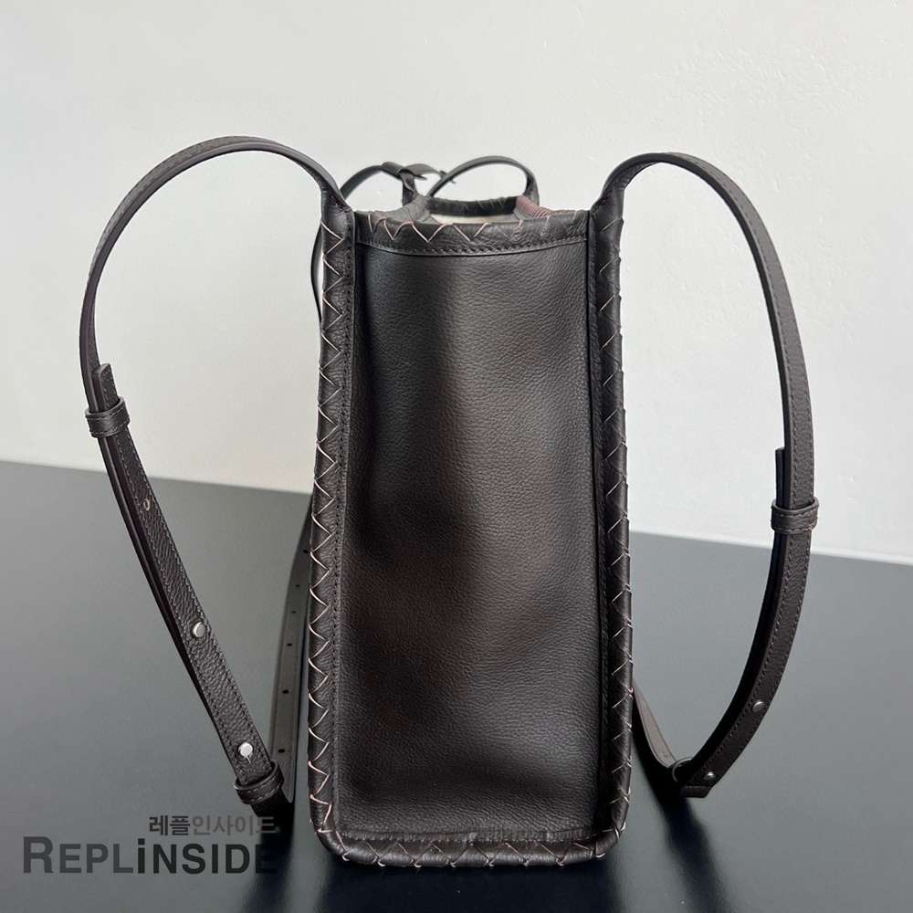 레플리카 명품 [BOTTEGA VENETA] 보테가베네타 코리에레 메신저 블랙 826852 - 뒷면 실사