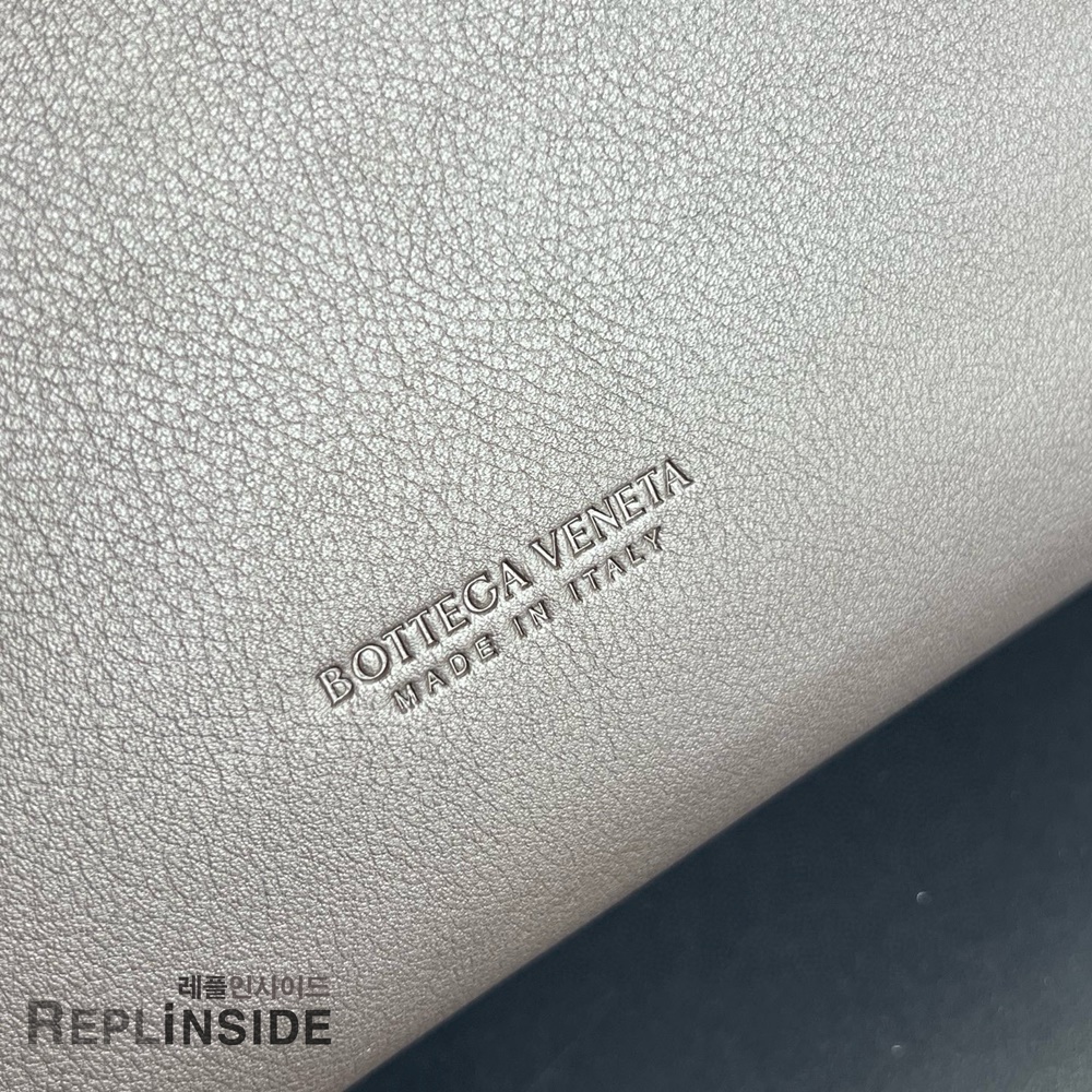 레플리카 명품 [BOTTEGA VENETA] 보테가베네타 코리에레 메신저 블랙 826852 - 전체 실사