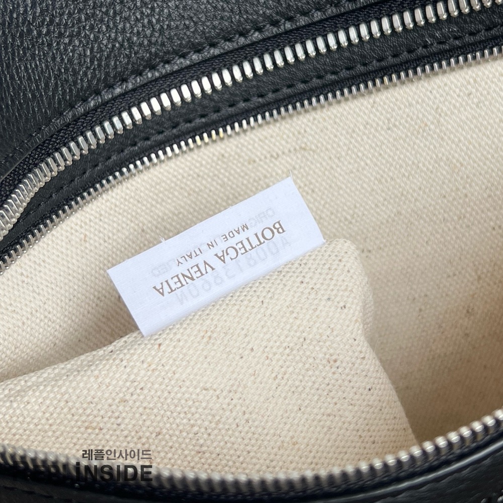 레플리카 명품 [BOTTEGA VENETA] 보테가베네타 코리에레 메신저 블랙 826852 - 전체 실사