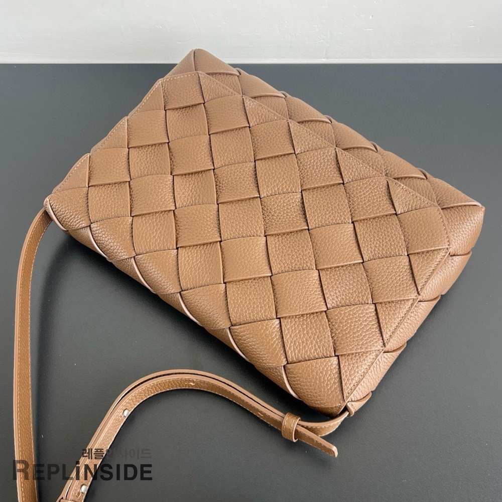 레플리카 명품 [BOTTEGA VENETA] 보테가베네타 라지 디아고 메신저백 815796 - 인솔 실사