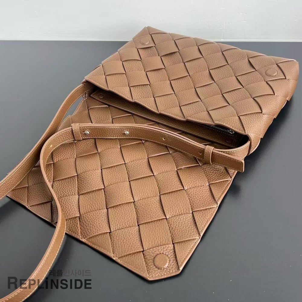 레플리카 명품 [BOTTEGA VENETA] 보테가베네타 라지 디아고 메신저백 815796 - 밑창 실사
