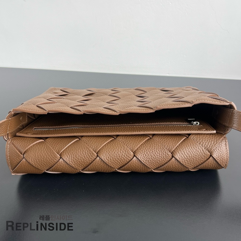 레플리카 명품 [BOTTEGA VENETA] 보테가베네타 라지 디아고 메신저백 815796 - 박스 실사