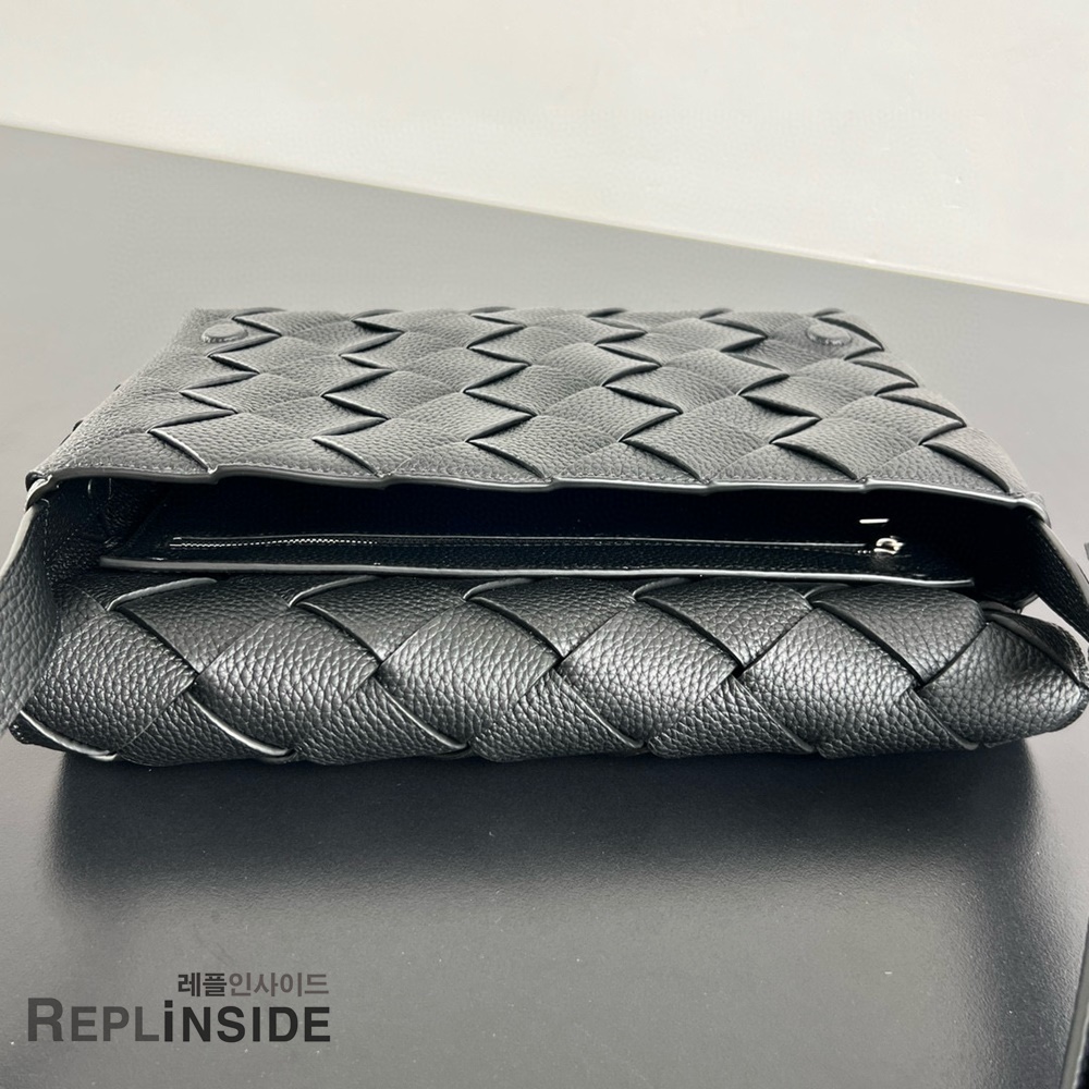 레플리카 명품 [BOTTEGA VENETA] 보테가베네타 라지 디아고 메신저백 815796 - 밑창 실사
