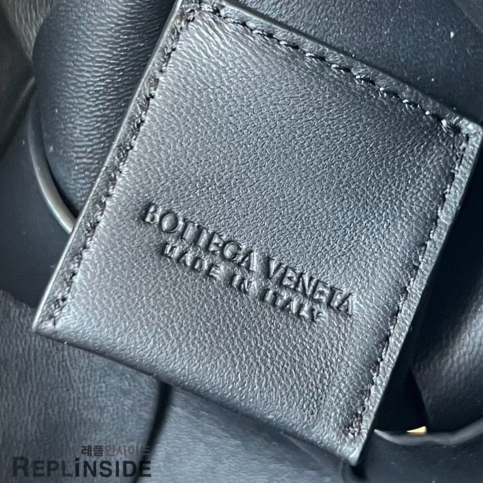 레플리카 명품 [BOTTEGA VENETA] 보테가베네타 미디엄 카세트 메신저백 708768 - 택 실사
