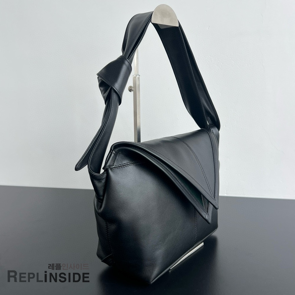 레플리카 명품 [BOTTEGA VENETA] 보테가베네타 빅 소이어백 815807 - 옆면 실사