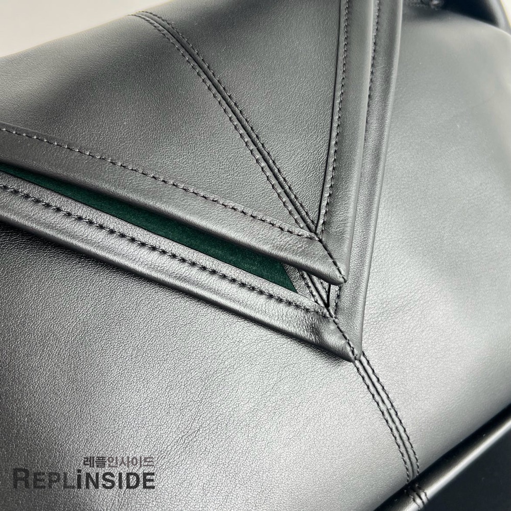 레플리카 명품 [BOTTEGA VENETA] 보테가베네타 빅 소이어백 815807 - 밑창 실사