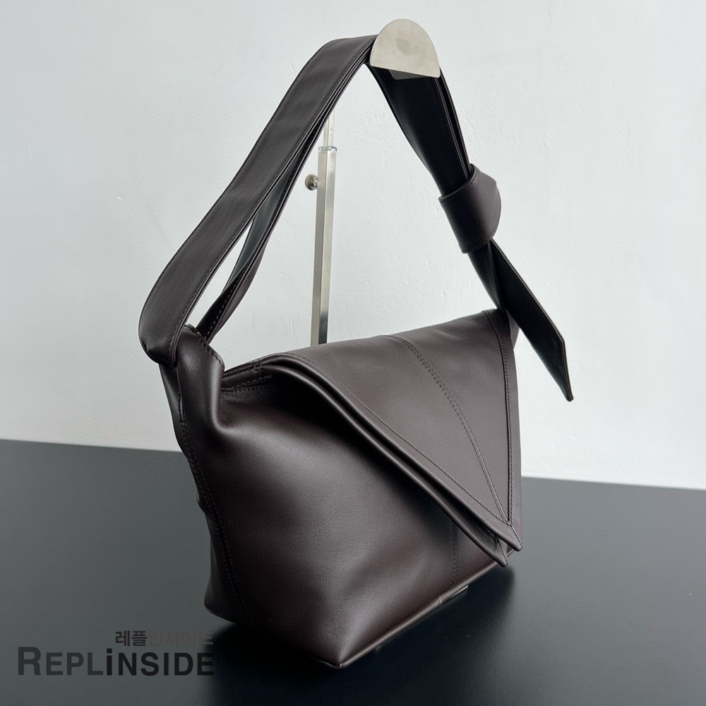 레플리카 명품 [BOTTEGA VENETA] 보테가베네타 빅 소이어백 815807 - 옆면 실사