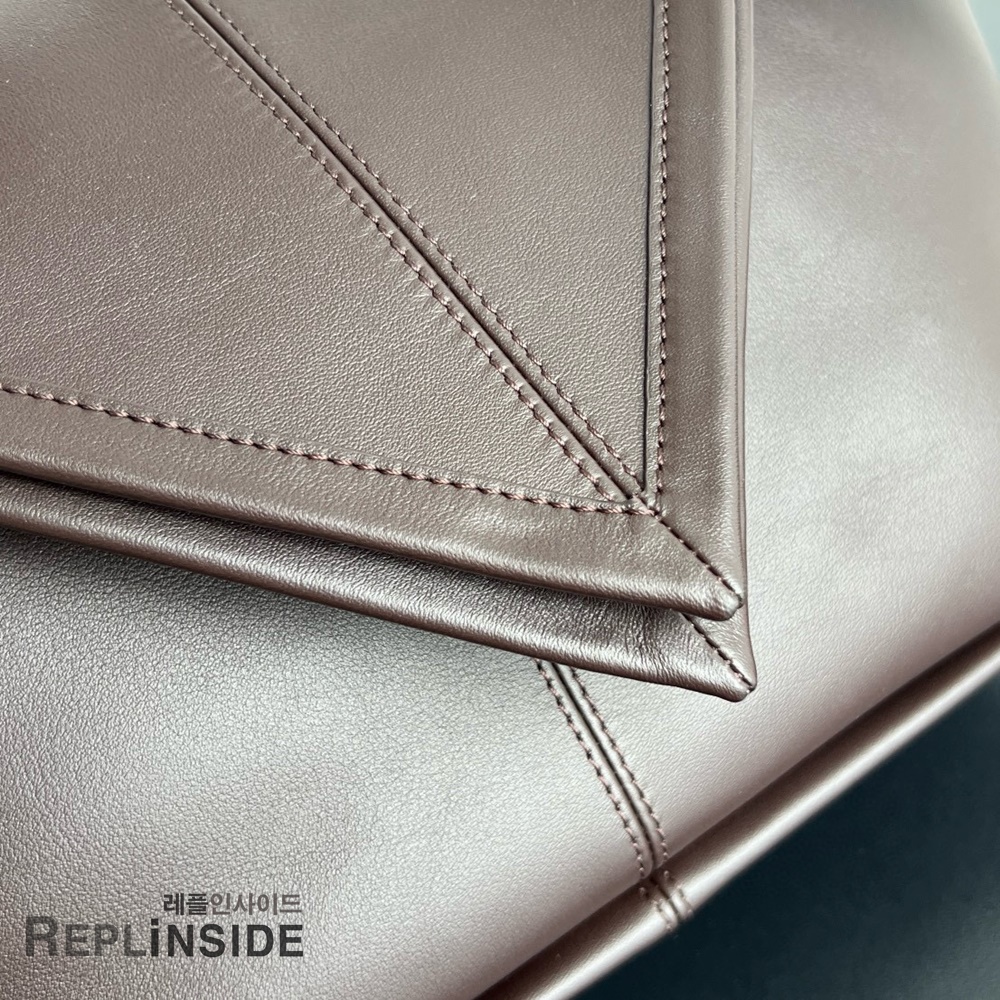 레플리카 명품 [BOTTEGA VENETA] 보테가베네타 빅 소이어백 815807 - 밑창 실사