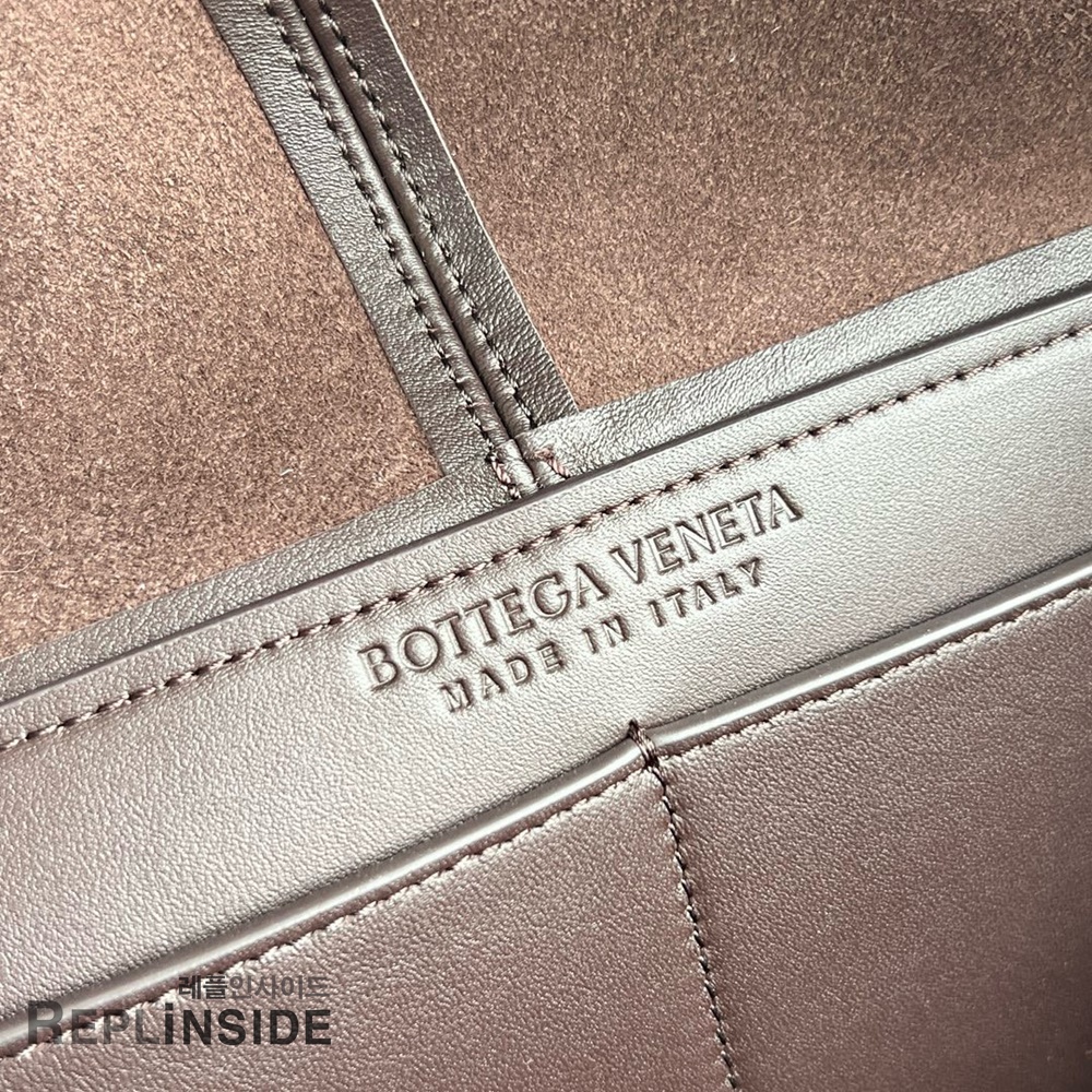 레플리카 명품 [BOTTEGA VENETA] 보테가베네타 빅 소이어백 815807 - 전체 실사