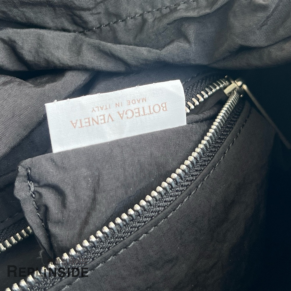 레플리카 명품 [BOTTEGA VENETA] 보테가베네타 포스티노백 776524 남성용 - 전체 실사