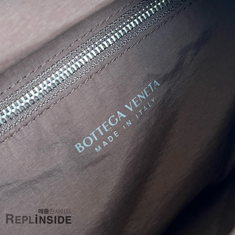 레플리카 명품 [BOTTEGA VENETA] 보테가베네타 포스티노백 776524 남성용 - 택 실사