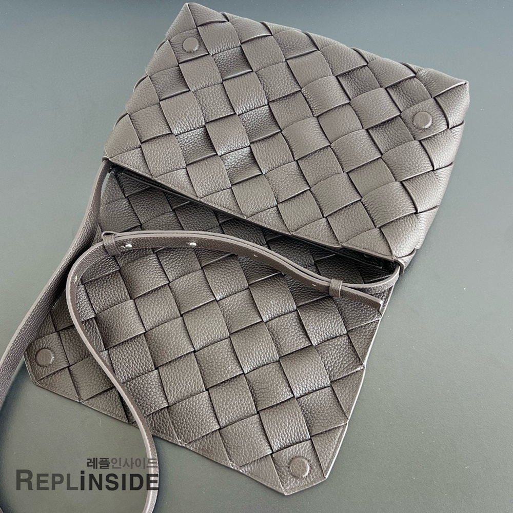 레플리카 명품 [BOTTEGA VENETA] 보테가베네타 라지 디아고 메신저백 815796 - 인솔 실사