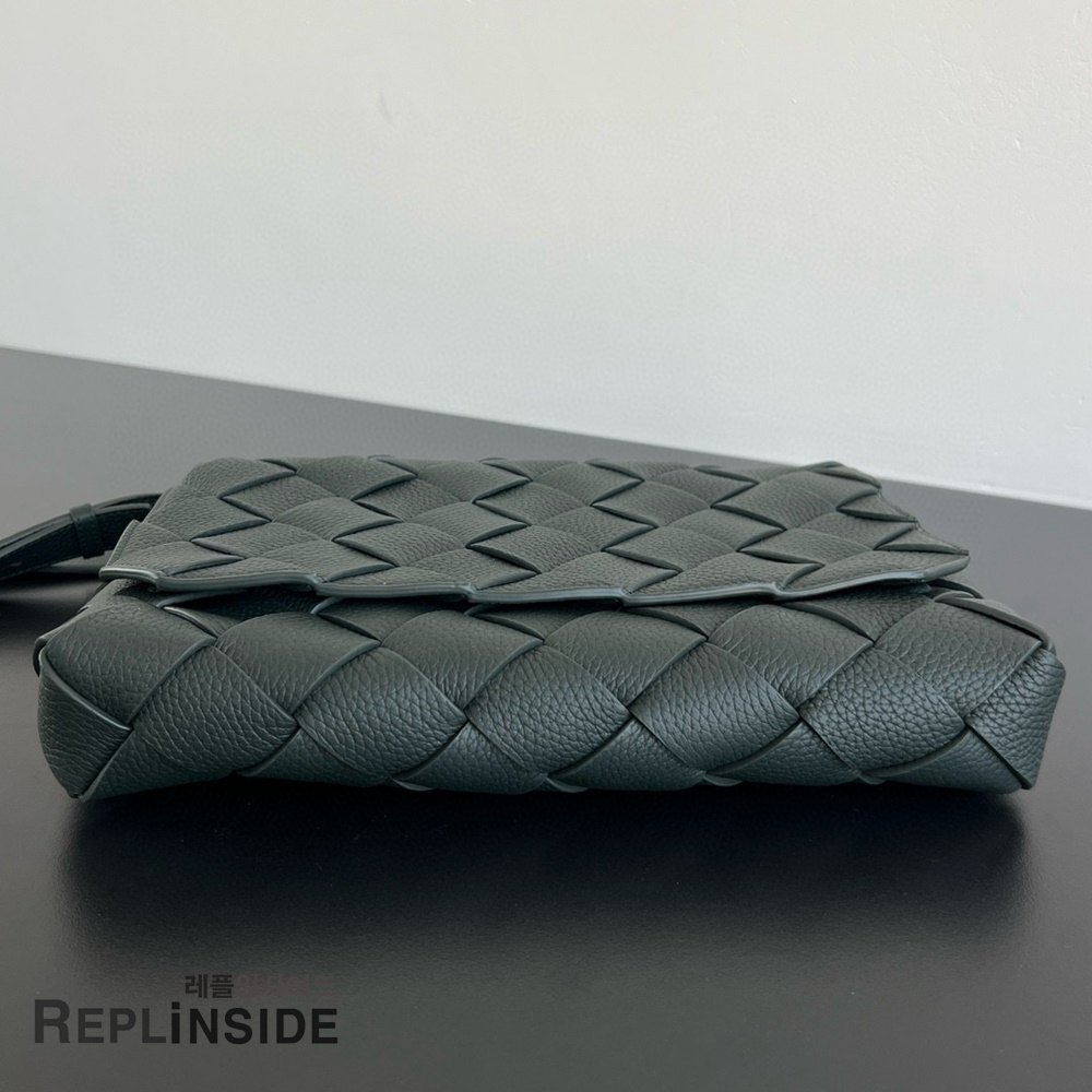 레플리카 명품 [BOTTEGA VENETA] 보테가베네타 라지 디아고 메신저백 815796 - 로고 실사