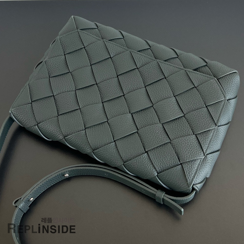 레플리카 명품 [BOTTEGA VENETA] 보테가베네타 라지 디아고 메신저백 815796 - 인솔 실사
