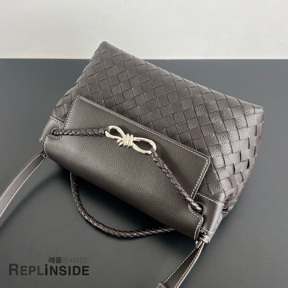 레플리카 명품 [BOTTEGA VENETA] 보테가베네타 스몰 안디아모 메신저백 815781 - 인솔 실사