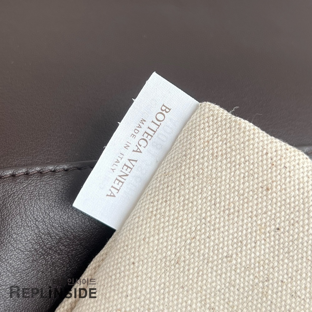 레플리카 명품 [BOTTEGA VENETA] 보테가베네타 스몰 안디아모 메신저백 815781 - 전체 실사
