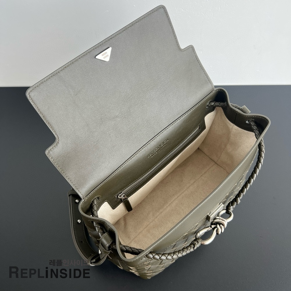 레플리카 명품 [BOTTEGA VENETA] 보테가베네타 스몰 안디아모 메신저백 815781 - 인솔 실사