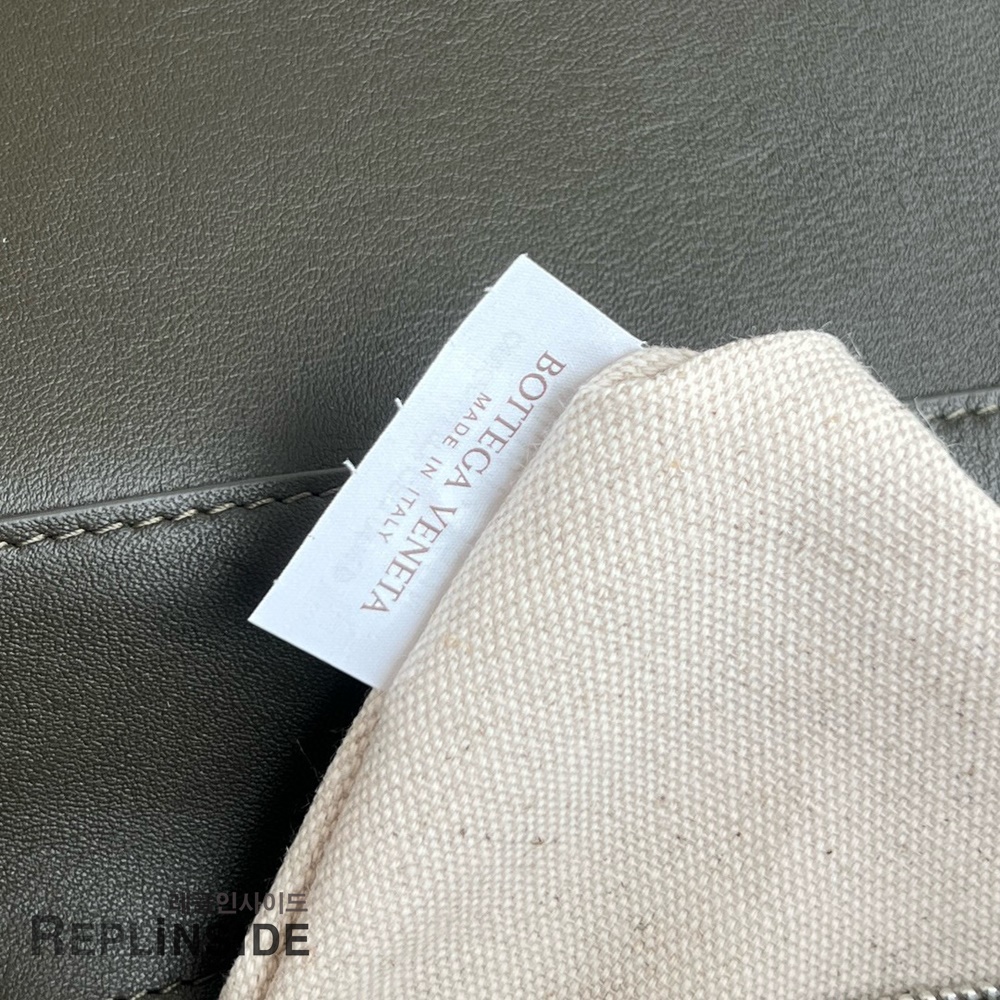 레플리카 명품 [BOTTEGA VENETA] 보테가베네타 스몰 안디아모 메신저백 815781 - 전체 실사