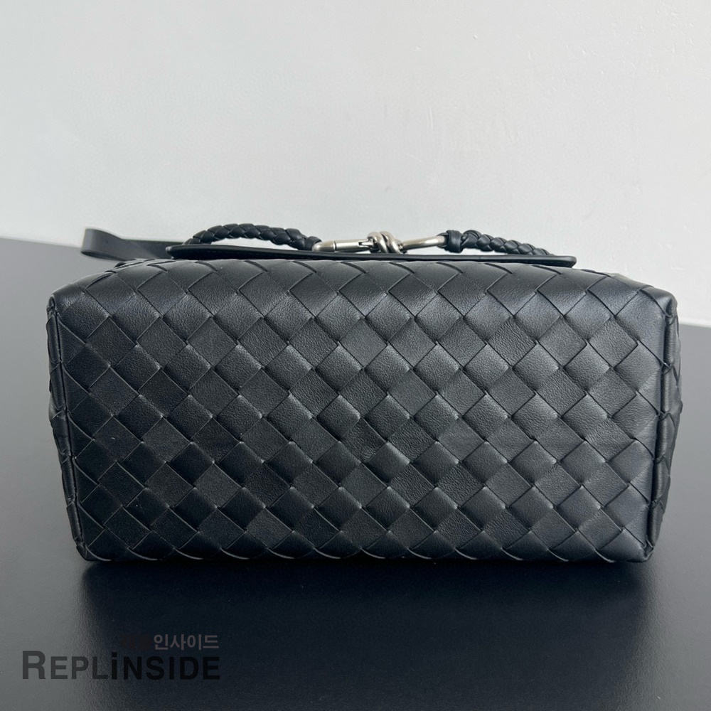 레플리카 명품 [BOTTEGA VENETA] 보테가베네타 스몰 안디아모 메신저백 815781 - 뒷면 실사