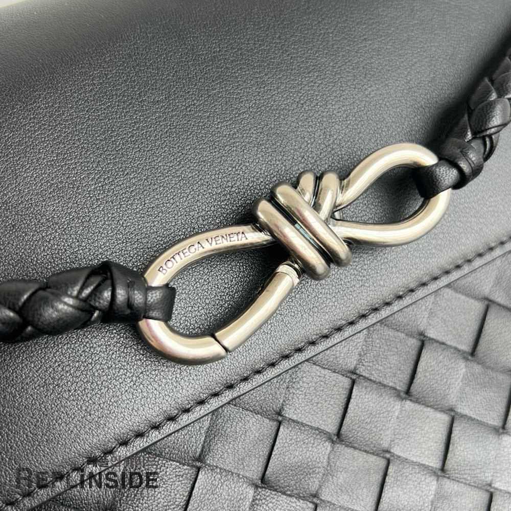 레플리카 명품 [BOTTEGA VENETA] 보테가베네타 스몰 안디아모 메신저백 815781 - 밑창 실사