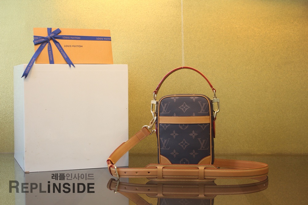 레플리카 명품 [LOUIS VUITTON] 루이비통 모노그램 다뉴브 M14106 - 앞면 실사