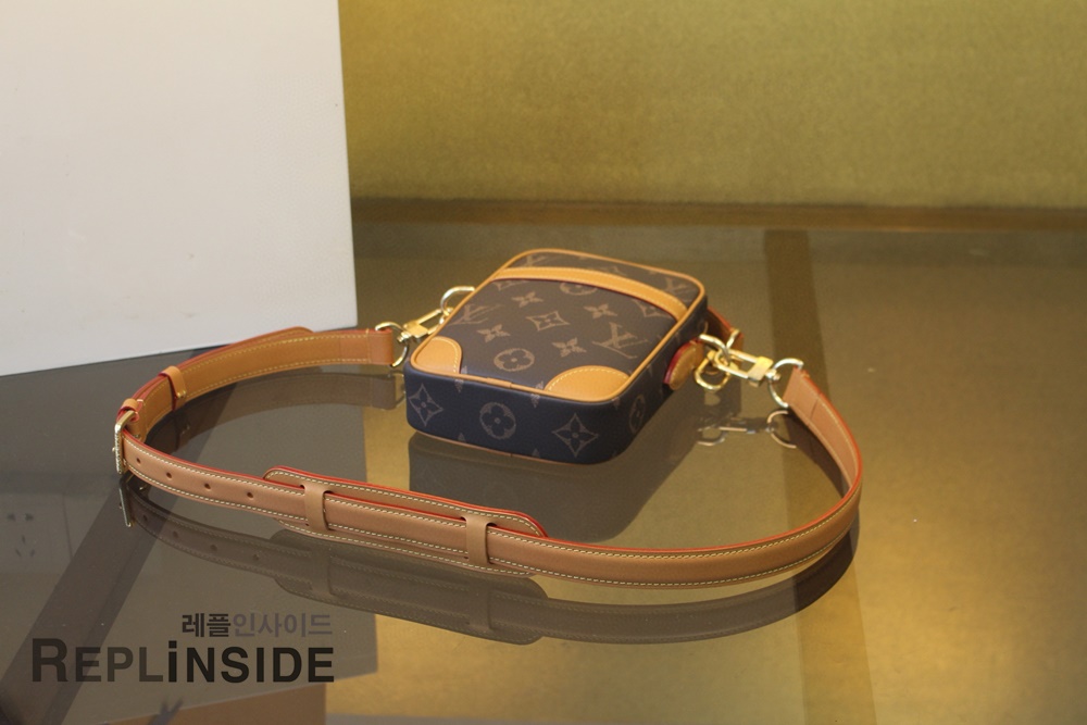 레플리카 명품 [LOUIS VUITTON] 루이비통 모노그램 다뉴브 M14106 - 뒷면 실사