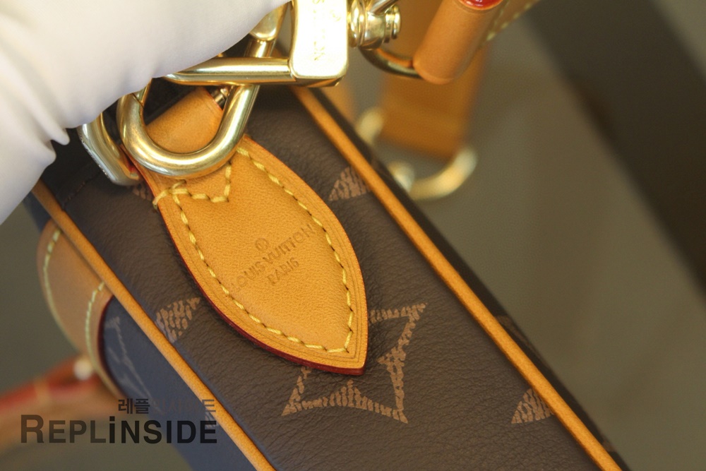 레플리카 명품 [LOUIS VUITTON] 루이비통 모노그램 다뉴브 M14106 - 로고 실사