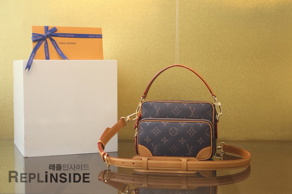 레플리카 명품 [LOUIS VUITTON] 루이비통 모노그램 닐 M14025 - 앞면 실사