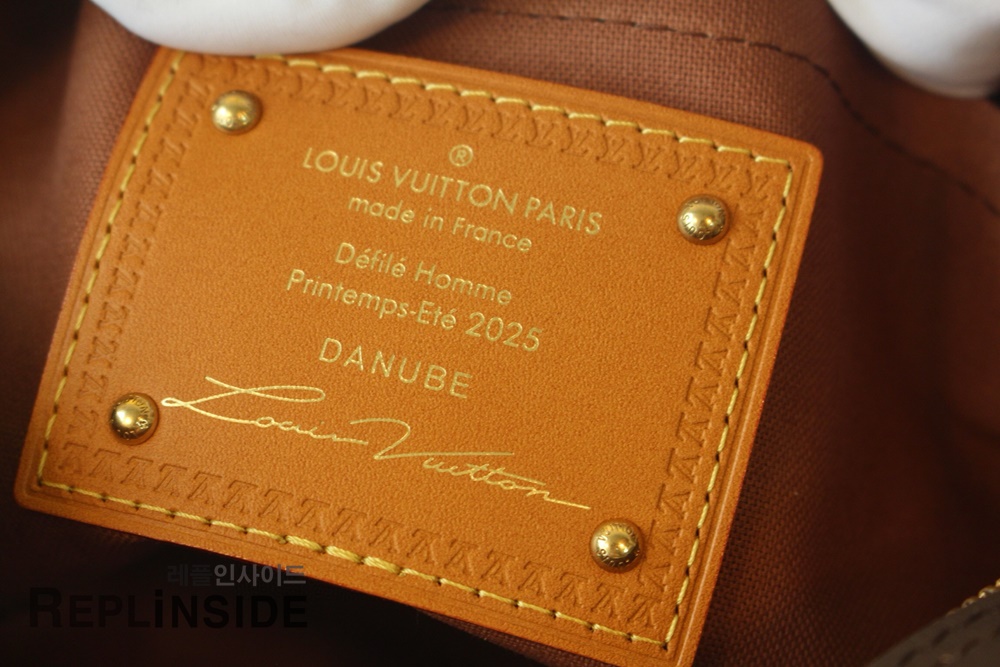 레플리카 명품 [LOUIS VUITTON] 루이비통 모노그램 닐 M14025 - 전체 실사