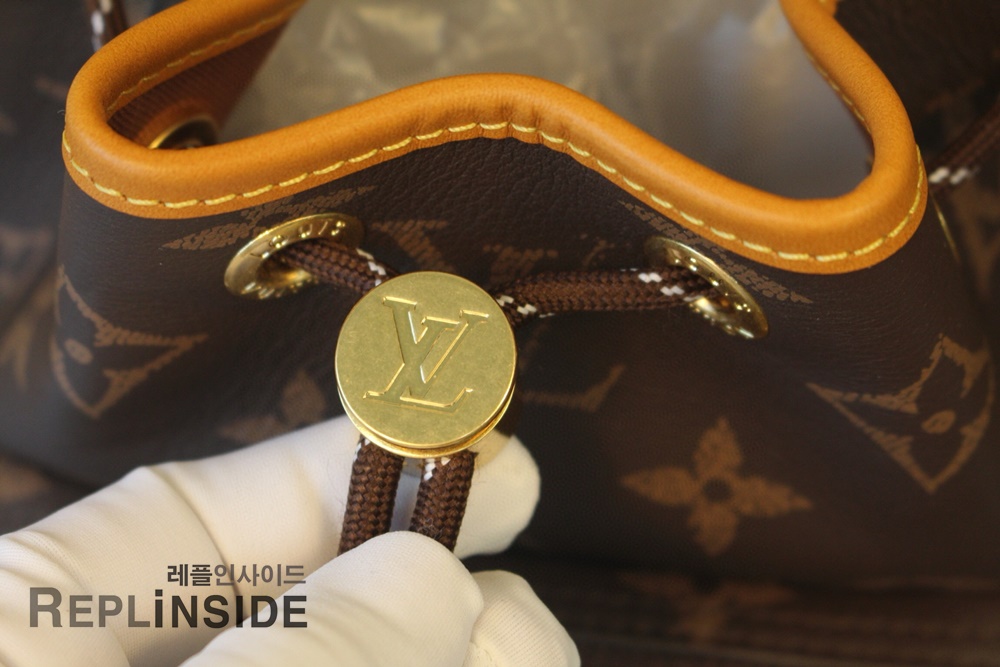 레플리카 명품 [LOUIS VUITTON] 루이비통 노에 카고 모노그램 M14199 - 로고 실사