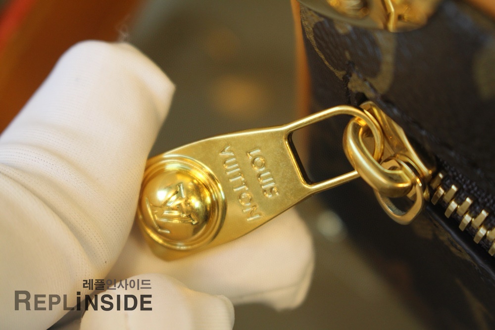 레플리카 명품 [LOUIS VUITTON] 루이비통 미니 소프트 트렁크 모노그램 M14729 - 인솔 실사
