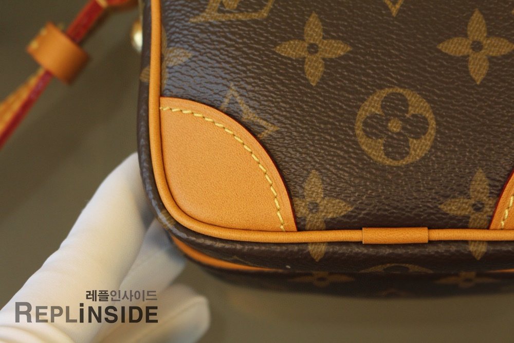 레플리카 명품 [LOUIS VUITTON] 루이비통 모노그램 아마존 크로스백 M14014 - 인솔 실사